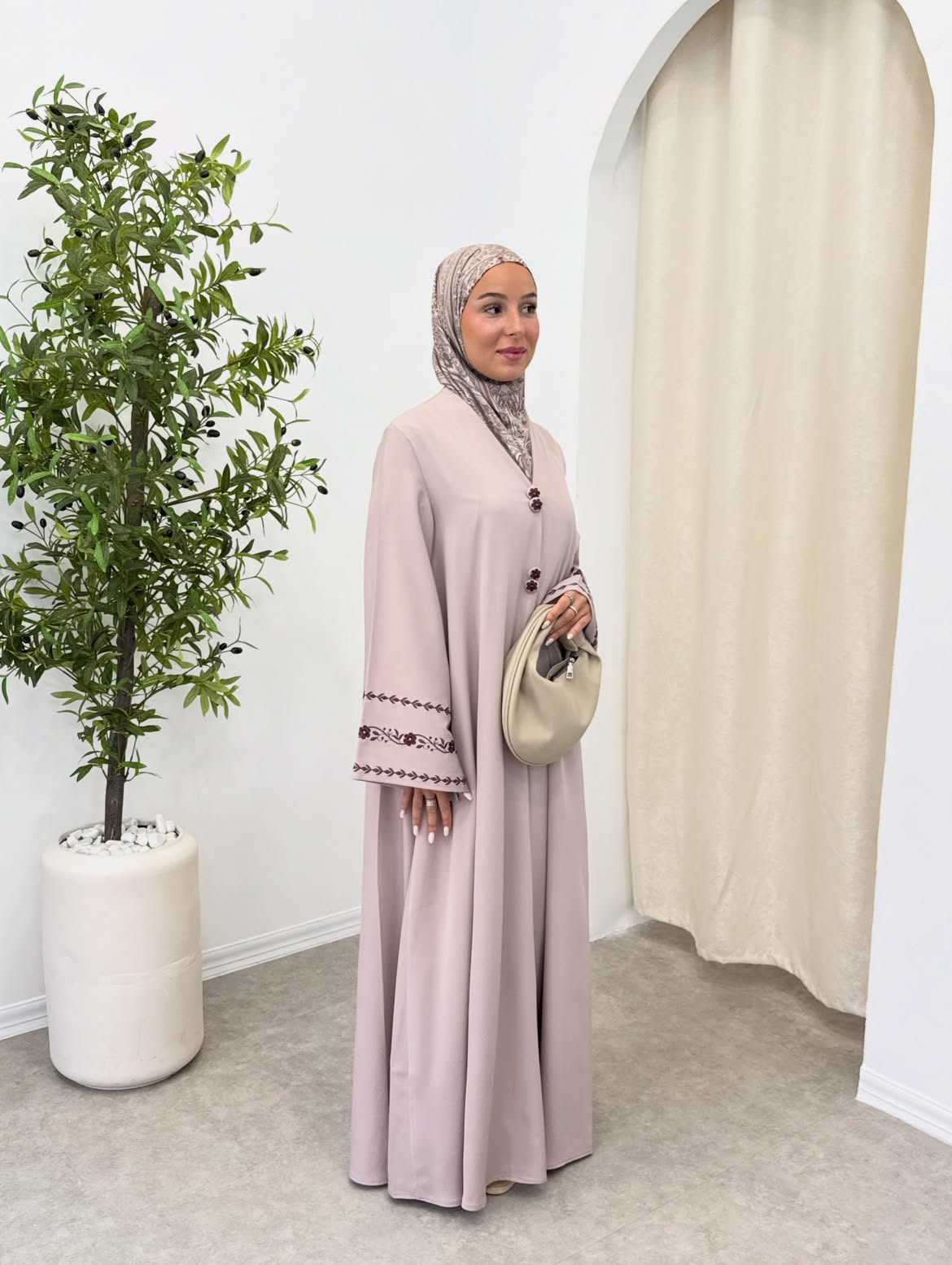 ABAYA LONA